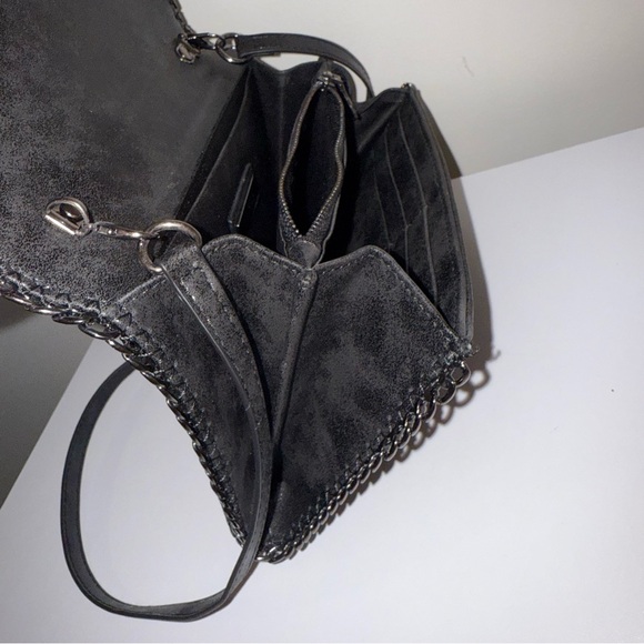 Elegant Chain-Trimmed Wallet Bag - Picture 14 of 16
